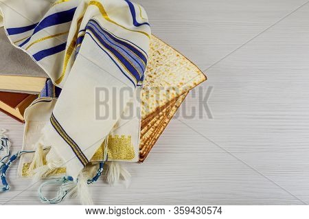 Matzoh Holiday Celebration Passover Jewish With Matzoh