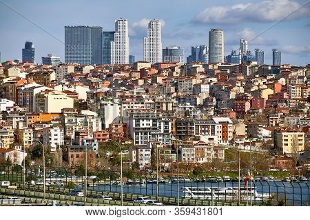 Istanbul, Turkey - February 12, 2020: Halich Bridge Over Golden Horn With The Beyoglu District In Th