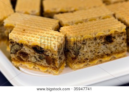 Waffle กับถั่วและลูกเกด