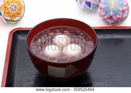 Japanese Confectionery, Zenzai Sweet In A Bowl On Wooden Tray