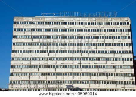 Pusty budynek mieszkalny w Berlinie