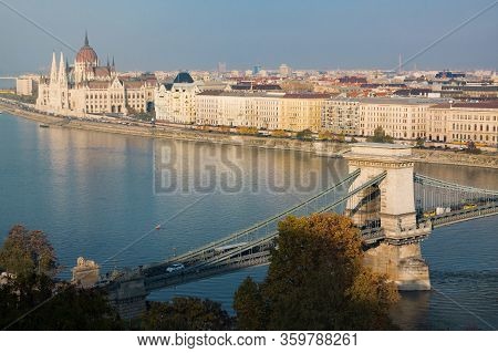 Budapest, Hungary - November 6, 2015: Budapest In Autumn. Chain Bridge And Parlament In Capital City