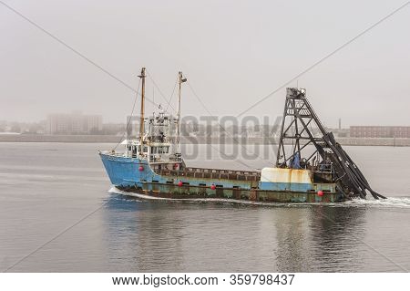 New Bedford, Massachusetts, Usa - September 15, 2018: Clammer Starlight Outbound On Foggy Summer Mor