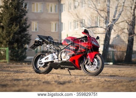 Krasnoyarsk, Russia - April 1, 2020: Red And Black Sportbike Honda Cbr 600 Rr 2005 Pc37.