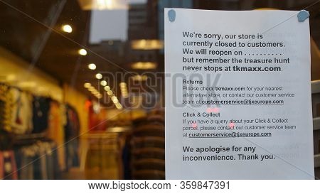 London, Uk, March, 20, 2020: Message On Paper For Customers On Glass Door