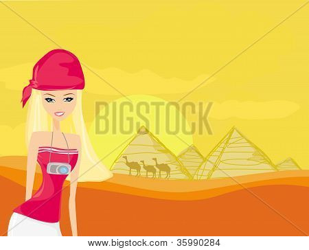 Mulheres em segundo plano as pirâmides em Giza construiu para o Faraó.