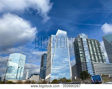 Atlanta, Ga/usa-3/21/20:  Condominiums And Corporate Buildings Skyline Of The Buckhead District Of A