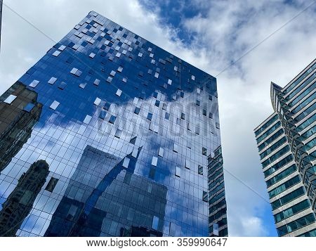 Atlanta, Ga/usa-3/21/20:  Condominiums And Corporate Buildings In The Buckhead District Of Atlanta, 