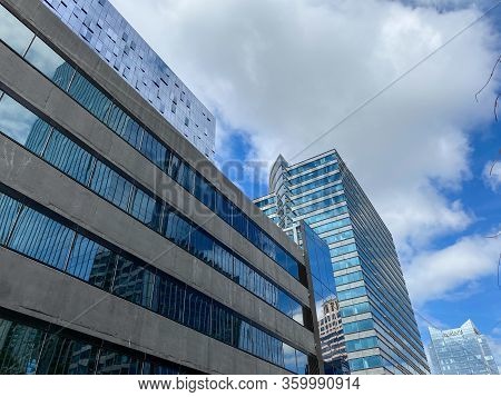 Atlanta, Ga/usa-3/21/20:  Condominiums And Corporate Buildings In The Buckhead District Of Atlanta, 