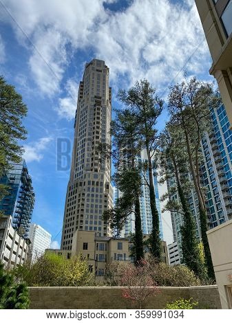 Atlanta, Ga/usa-3/21/20:  Condominiums And Corporate Buildings In The Buckhead District Of Atlanta, 
