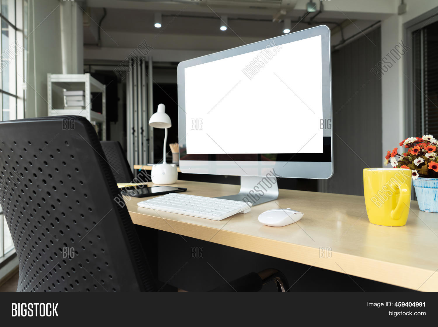 White Empty Screen On Image & Photo (Free Trial) Bigstock