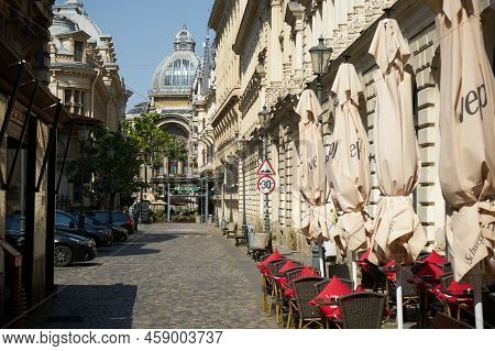 Bucharest, Romania - July 29, 2022: Stavropoleos An Old-style Street With Buildings With Beautiful A