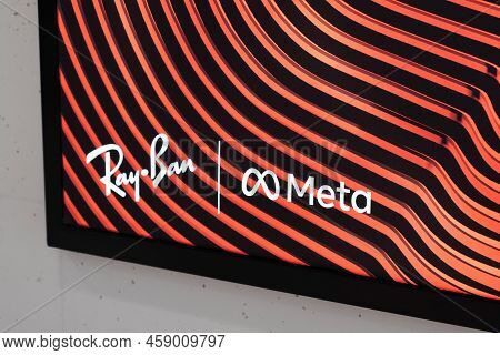 Toulouse , Ocitanie France  - 07 25 2022 : Ray-ban Meta Sign Brand And Text Logo Store Of Fashion Su