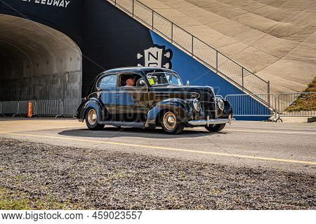 Lebanon, Tn - May 14, 2022: Wide Angle Front Corner View Of A 1939 Ford Standard Tudor Sedan Leaving