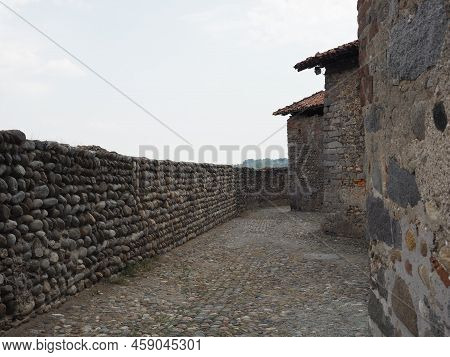 Ricetto Medieval Village In Candelo