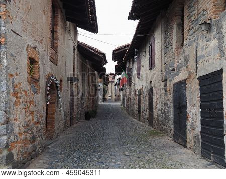 Ricetto Medieval Village In Candelo