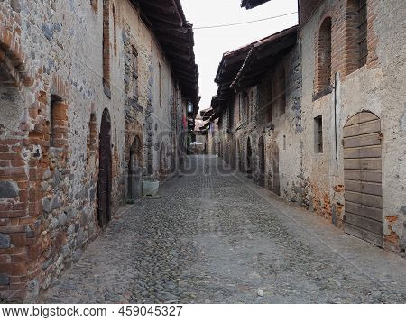 Ricetto Medieval Village In Candelo