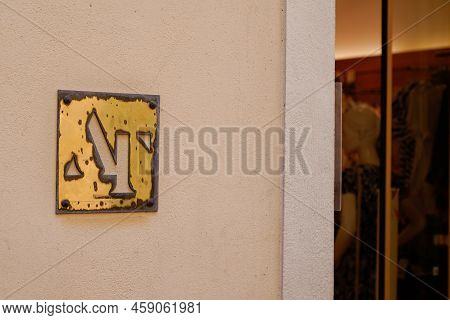 Bordeaux , Aquitaine France - 07 25 2022 : Armand Thierry Logo Brand And Text Sign On Men Facade Sto