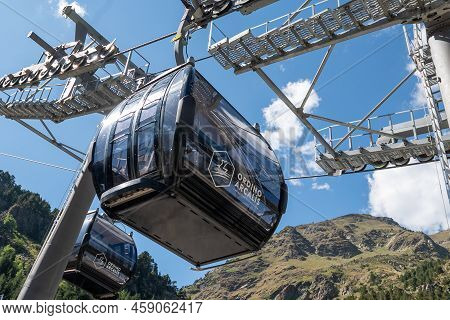 Ordino Arcalis, Andorra: 2022 July 22 : Gondola Lift In The Ordino Arcalis By Grandvalira Pyrenees S