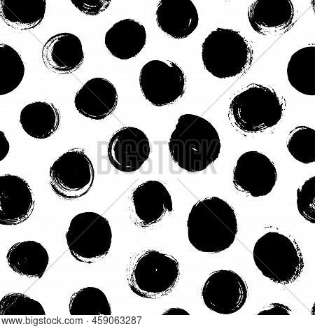 Black And White Pattern With Bold Circles.