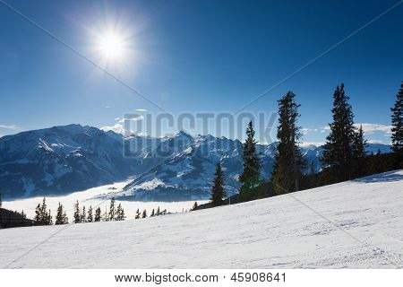 Winter mit Skipisten von Kaprun Resort
