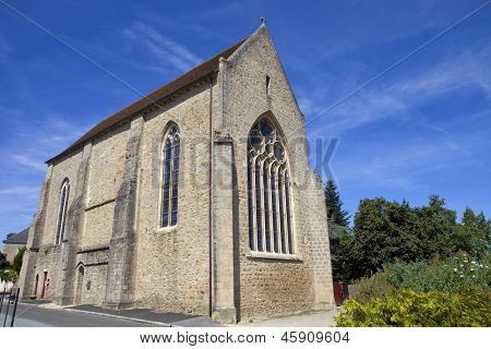 Antiga igreja gótica de Parthenay, Poitou-Charentes, França