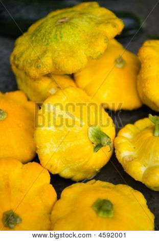สควอช Pattypan สีเหลือง