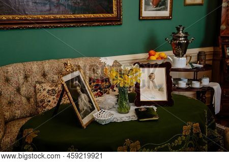Slatinany, Czech Republic, 17 April 2022:  Castle Chateau Representative Interior With Baroque Woode
