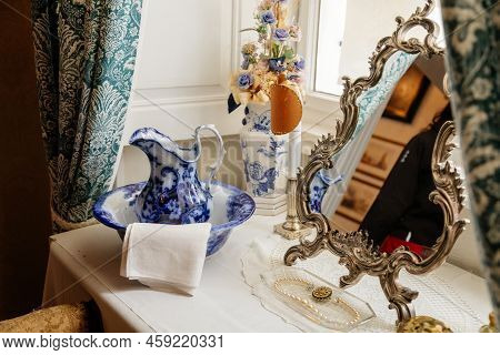 Slatinany, Czech Republic, 17 April 2022:  Castle Chateau Representative Interior With Baroque Woode