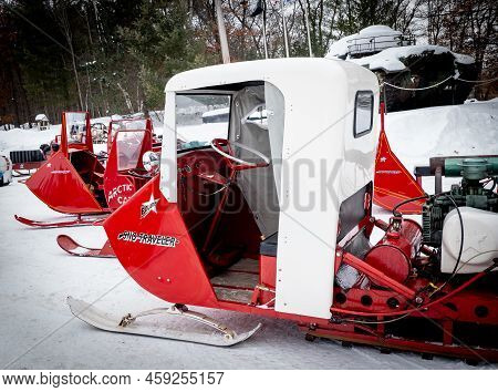 Nisswa, Mn - 5 Jan 2022: Antique Polaris Sno-traveler Voyager Snowmobile.