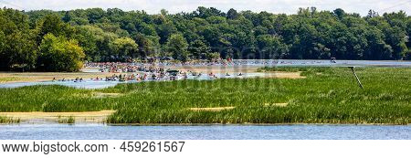 Wausau, Wisconsin, Usa, July, 30, 2022: 8th Annual Paddle Pub Crawl On Lake Wausau And The Wisconsin