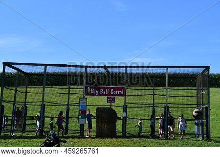 Ronks Pa - Sep 4: Cherry Crest Adventure Farm In Ronks, Pennsylvania, As Seen On Sep 4, 2021.