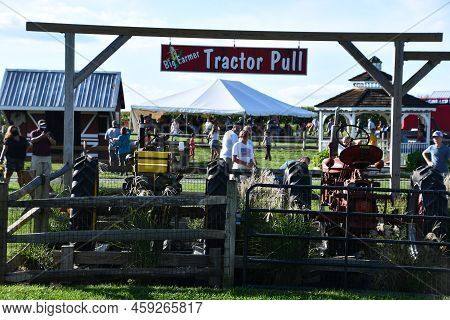 Ronks Pa - Sep 4: Cherry Crest Adventure Farm In Ronks, Pennsylvania, As Seen On Sep 4, 2021.