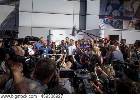 Belgrade, Serbia - September 17, 2017: Sinisa Mali Talking To A Crowdof Journalists During The Belgr