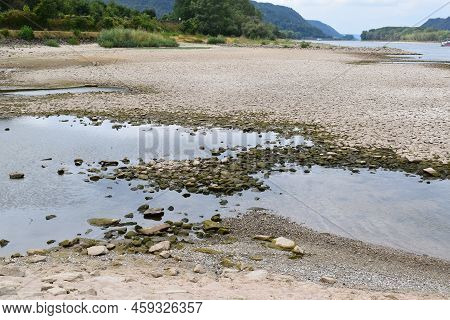 Dry Rhine Bed Near Andernach In Summer 2022
