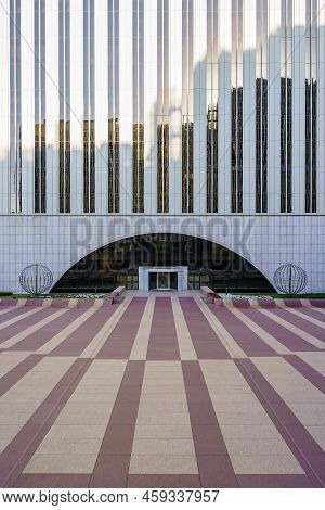 Madrid, Spain - July 30, 2022: Modern Skyscraper Of The City Of Madrid, Called Torre Picasso With Ge