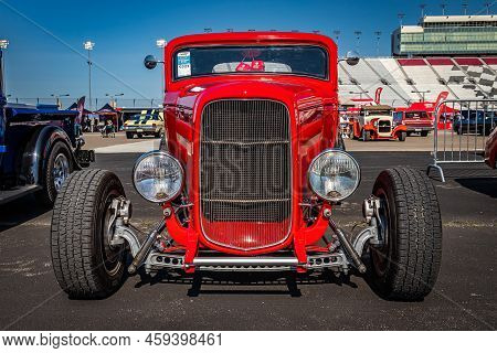 Lebanon, Tn - May 13, 2022: Low Perspective Front View Of A 1932 Ford 3 Window Highboy Coupe At A Lo