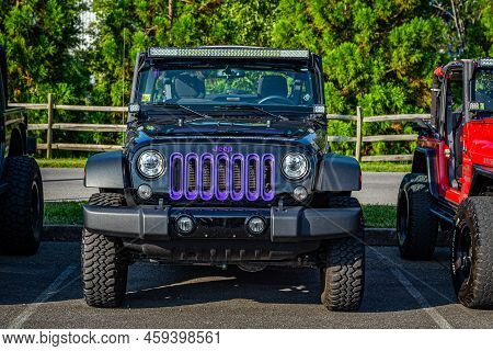 Pigeon Forge, Tn - August 25, 2017: Modified Off Road Jeep Wrangler Jk Unlimited Willys Wheeler At A
