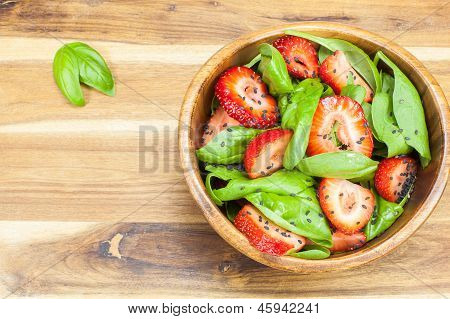 Aardbei spinazie salade