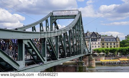 Famous Iron Bridge For Pedestrians Called Eiserner Steg In The City Of Frankfurt - Frankfurt Main, G