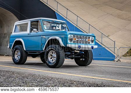 Lebanon, Tn - May 14, 2022: Wide Angle Front Corner View Of A 1976 Ford Bronco 302 Ranger Driving On