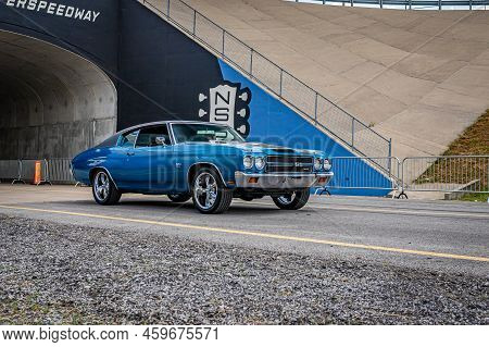 Lebanon, Tn - May 14, 2022: Wide Angle Front Corner View Of A 1970 Chevrolet Chevelle Malibu Ss454 C