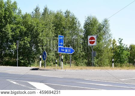 Autobahn Entry And Exit Signs In Germany