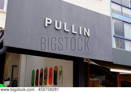 Bordeaux , Aquitaine  France - 08 08 2022 : Pullin Sign Facade And Text Logo Of Fashion Store Outlet