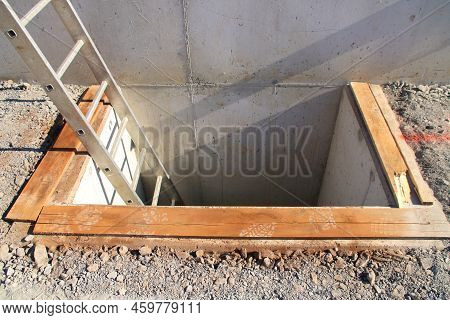 Leiter Was Put In A Shaft For Maintenance
