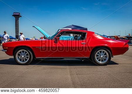 Lebanon, Tn - May 13, 2022: Low Perspective Side View Of A 1971 Chevrolet Camaro Rs Hardtop Coupe At