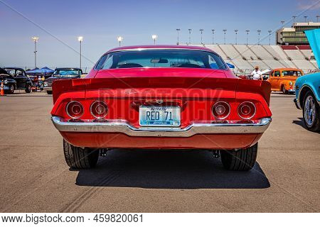 Lebanon, Tn - May 13, 2022: Low Perspective Rear View Of A 1971 Chevrolet Camaro Rs Hardtop Coup At 