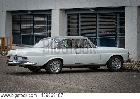 Amsterdam, The Netherlands, 14.08.2022, Side View Of Classic Mercedes-benz W111 220 From Year 1963 I
