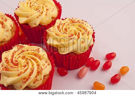 Cupcakes de ruibarbo com jujubas