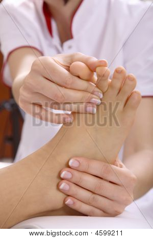 นวดเท้า